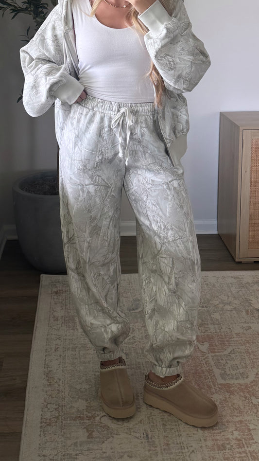 Cozy Camo Joggers / Light Grey
