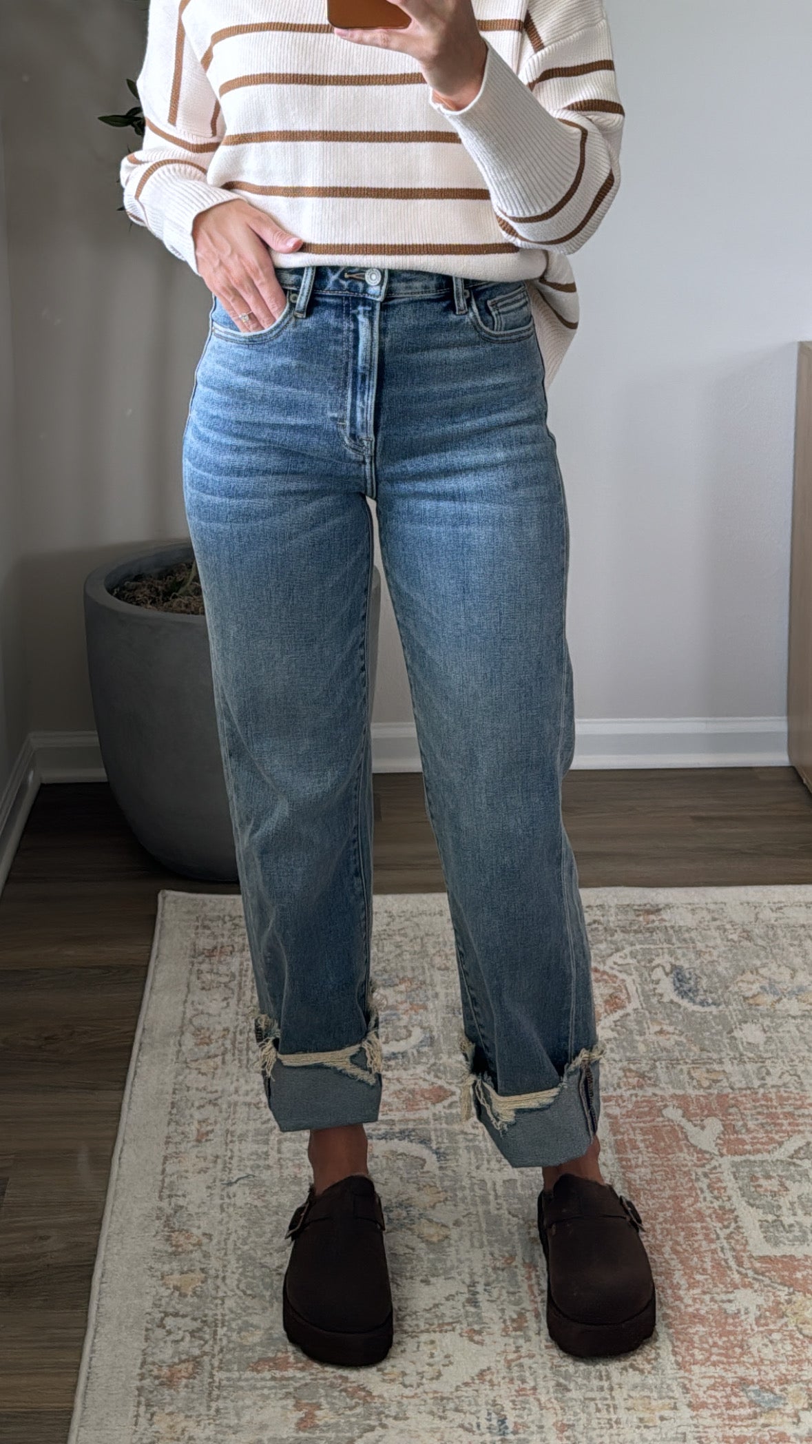 Hidden Frayed Denim / Medium Wash