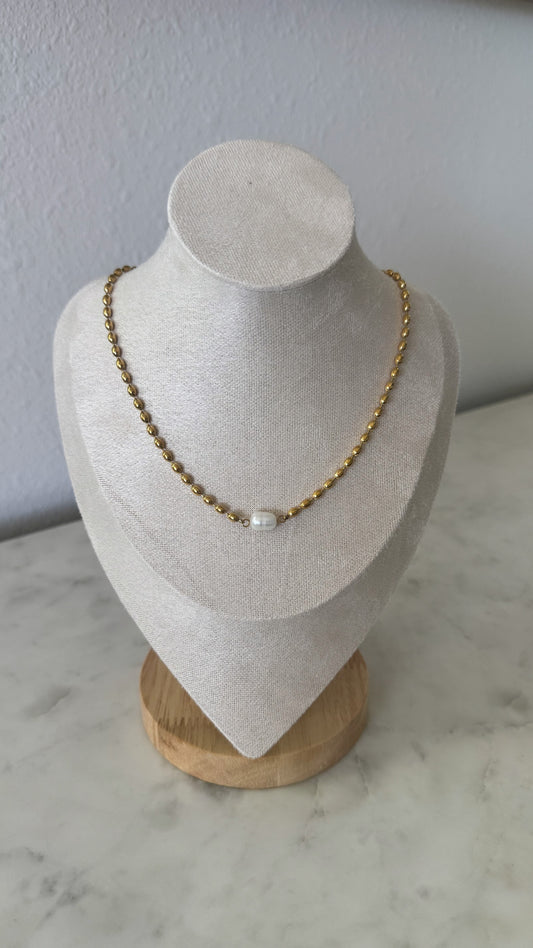 Dainty Pearl Necklace
