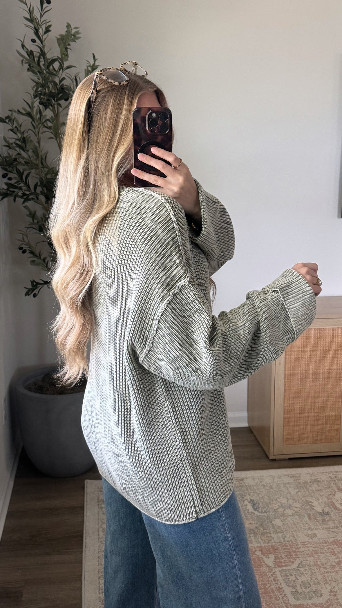 Vintage Cuffed Sweater / Light Olive