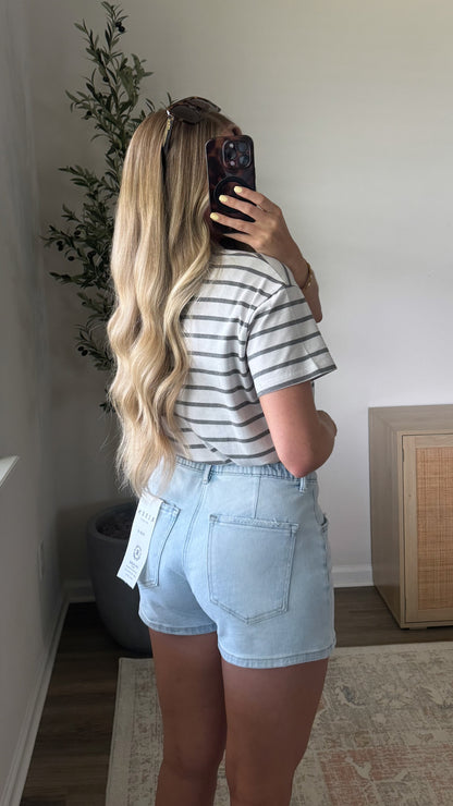 Drawstring Denim Shorts / Light Wash