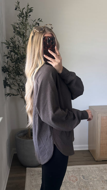 Henley Pullover / Dark Brown