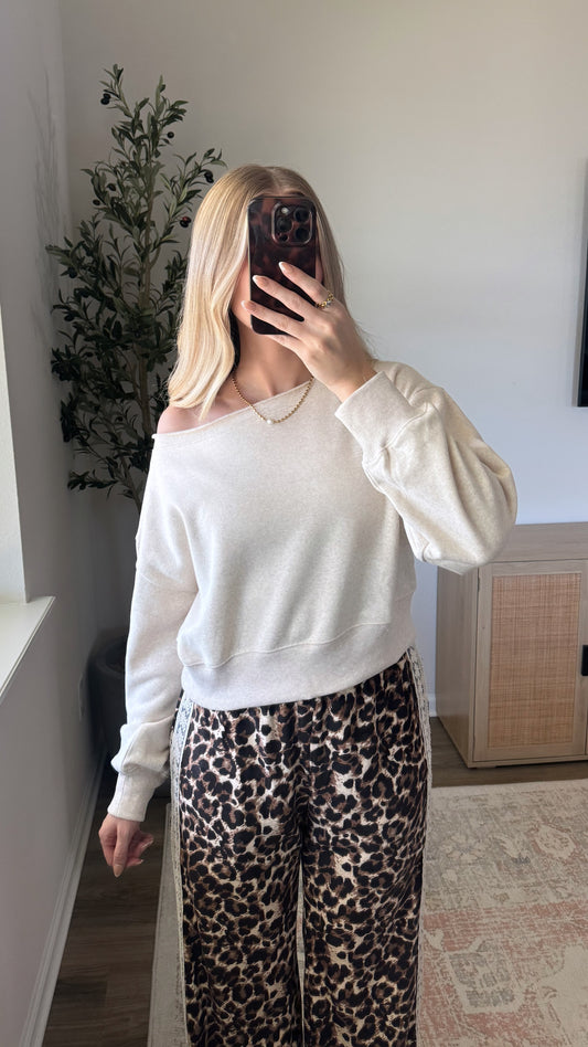 Off the Shoulder Pullover / Heather Beige