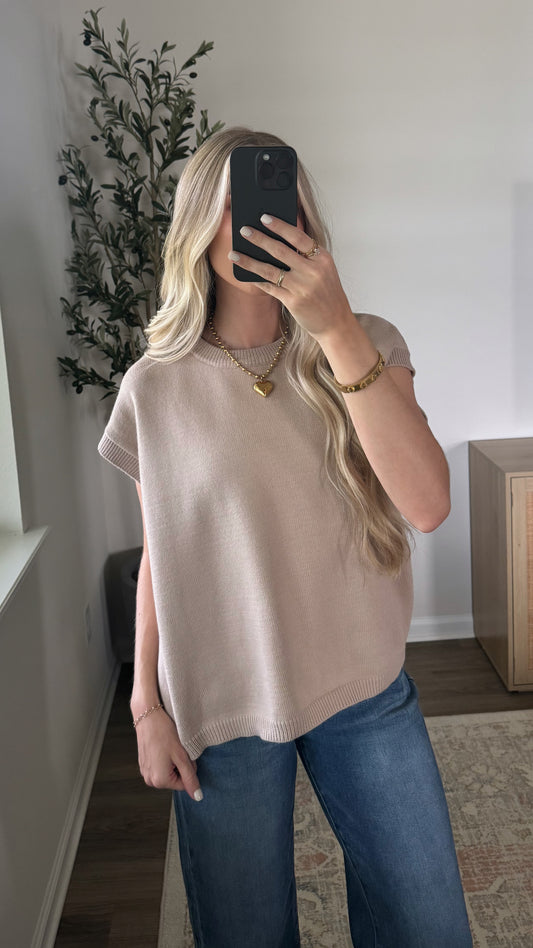 Classic Sweater Vest / Tan